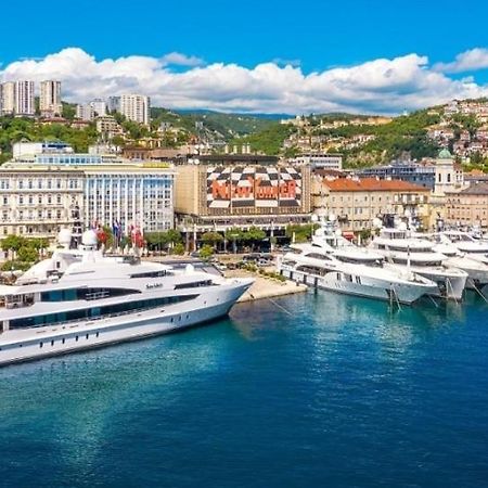 Rijeka Apartment With Free Parking And Large Balcony Exteriör bild