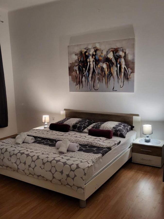 Rijeka Apartment With Free Parking And Large Balcony Exteriör bild